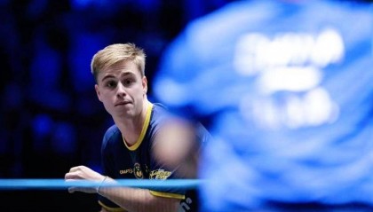 世界杯2026-瑞典队鏖战日本队，王皓统治全场