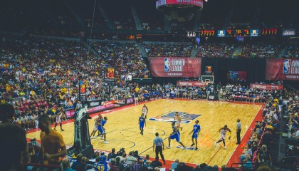 开云体育下载-当法比尼奥在NBA接管比赛，体育魔幻现实主义的狂欢