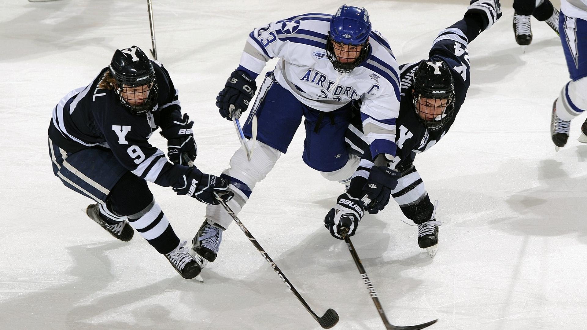 威尔士封锁新西兰，当地理牢笼孕育出足球场上的压制级劳塔罗